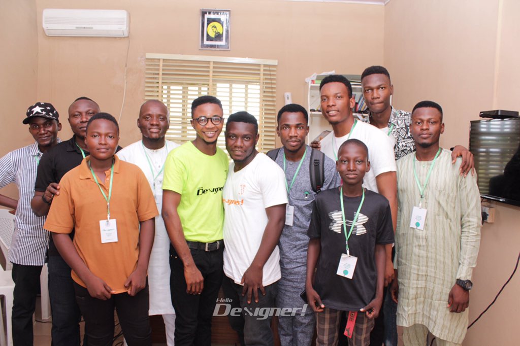 tEeJustine's tweet photo. Congratulations to our students at the just concluded #HelloDexigner hosted by @teejustifies Trust me the last 8 days with this creatives in the studio was priceless.
I felt grateful for choosing me to share knowledge & also tutor them in the area of graphics design.
WatchOut! https://t.co/EAL2M9R938
