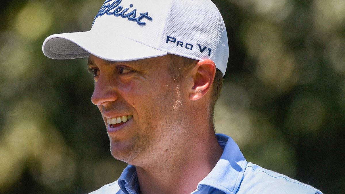 TitleistCA's tweet photo. A big congrats to Titleist Brand Ambassadors @Justinthomas34 and @webbsimpson1 who were presented two of the most coveted annual awards by the @PGA.
Thomas was named the PGA Player of the Year and Simpson was awarded the Vardon Trophy.
#ProvingIt #TSProject #PureTitleist #SM8 https://t.co/TWFXcMZZpD