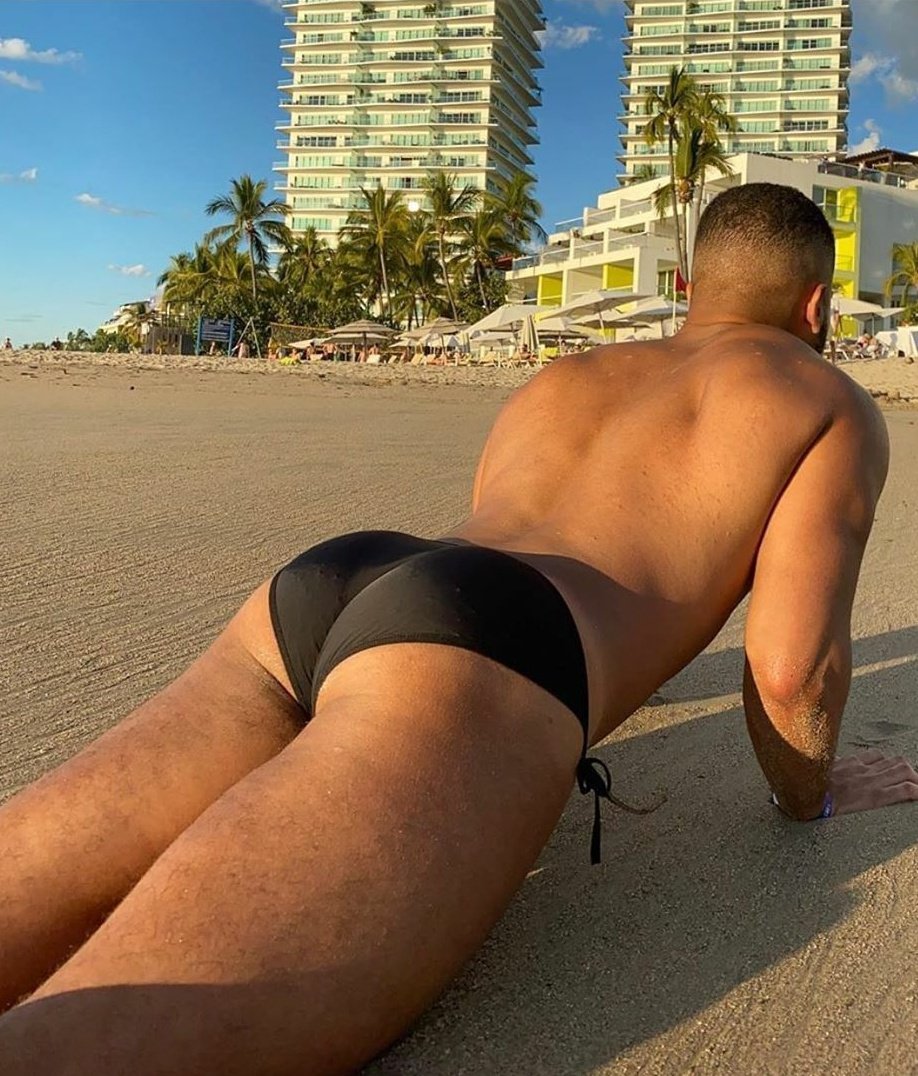 HornyGuyBootie's tweet photo. Miss you beach! π #menbootie #swimwear #gaymen https://t.co/h7XFdd5n7x