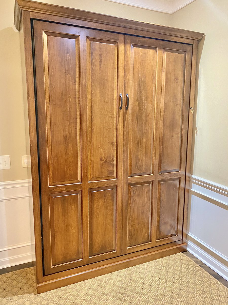 MurphybedsBroR1's tweet photo. John’s home office in Marlton, NJ now pulls double duty as a guest space thanks to a full size solid wood Murphy bed finished in “Michael Cherry”! #solidwoodMurphybed #MichaelCherry #Homeoffice #Nobodydoesitbetter https://t.co/yIQlt3WBMs