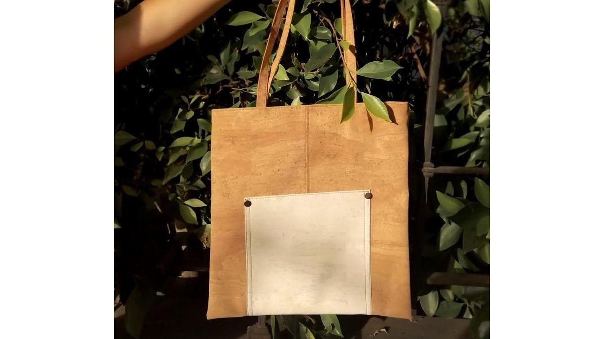 CorkElement's tweet photo. Simple chic ๐ฟ
'Light Essential Tote Bag'
.
.
#corkbag #corkfabric #handmadebags #veganbags #totebag #lookcute #lookchic #ecofriendlyfashion #beachvibes #summers #shoponline #vegan #summerfashion #chicfashion https://t.co/2D1DbDsqaR