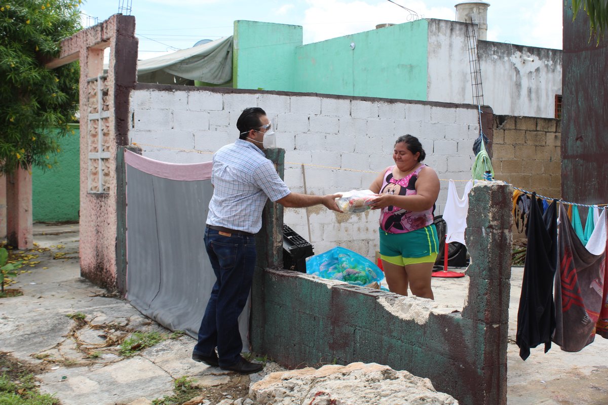 JordyAbraham's tweet photo. En el 𝗙𝗿𝗮𝗰𝗰. 𝗝𝘂𝗮𝗻 𝗣𝗮𝗯𝗹𝗼 𝗹𝗹, los vecinos conocen bien que la mejor forma de salir adelante es permaneciendo unidos y solidarios. Los visitamos para entregarles apoyos y llevarles palabras de aliento. Sumemos voluntades y actuemos juntos. #MastersYucatán https://t.co/lRryyM9kgr
