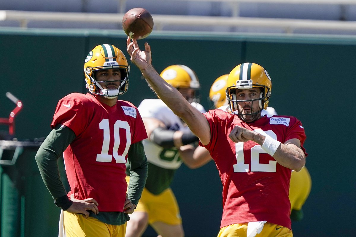 NmlMadden's tweet photo. No Love for Love 💔

Packers rookie QB Jordan Love gets traded to the Cowboys for a 1st,3rd and 5th round picks.
O jogador vai suprir a saída de Dak Prescott e ter a chance de ser titular, o que não ia rolar com AR dominando a posição em Green Bay. https://t.co/CUNskMAs8q
