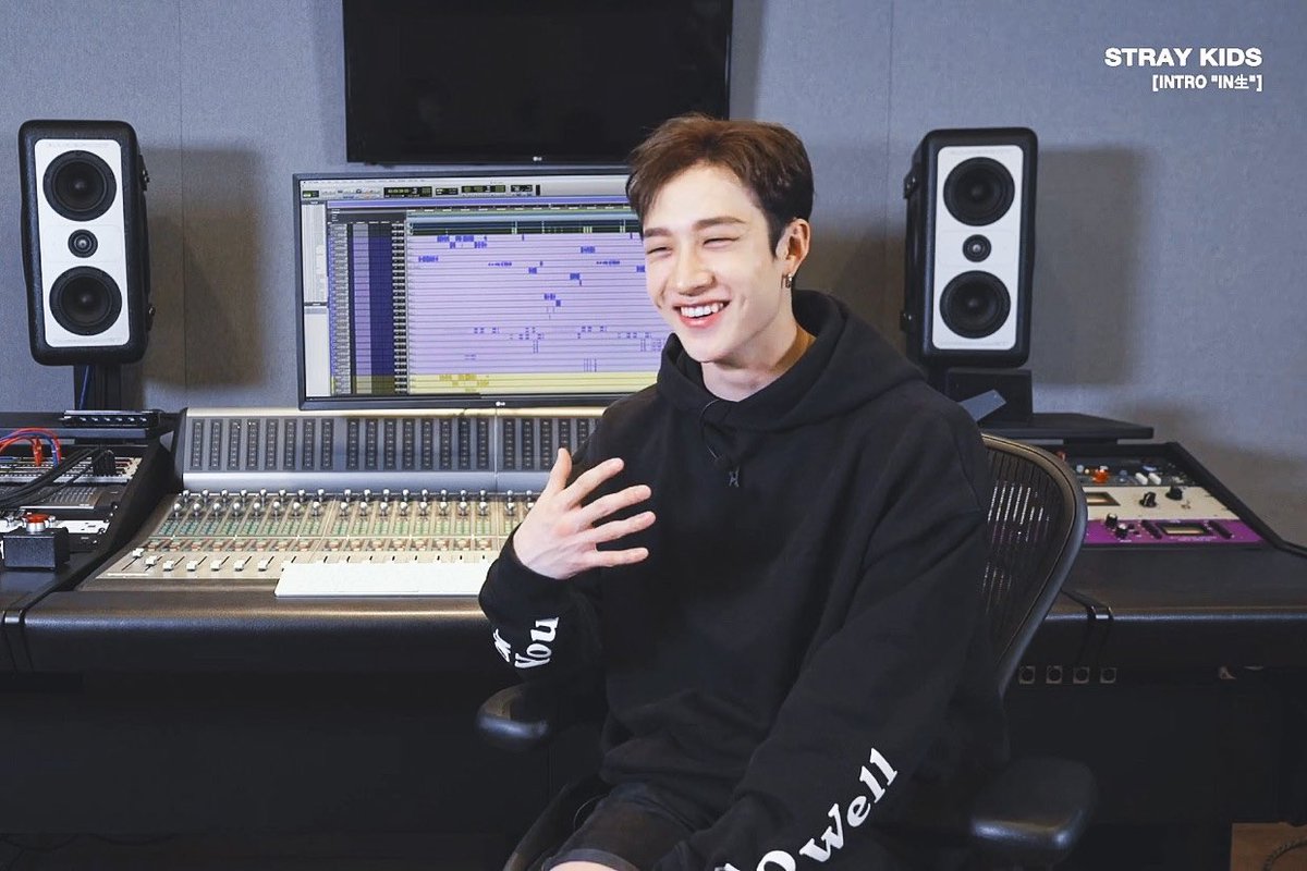 bangchanpic's tweet photo. https://t.co/PK3wXb1jF4