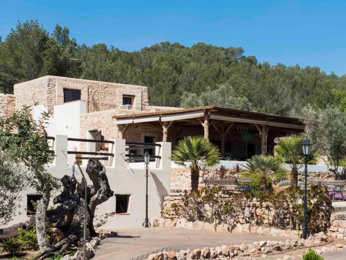 Ibizaislandvillas.com tweet media