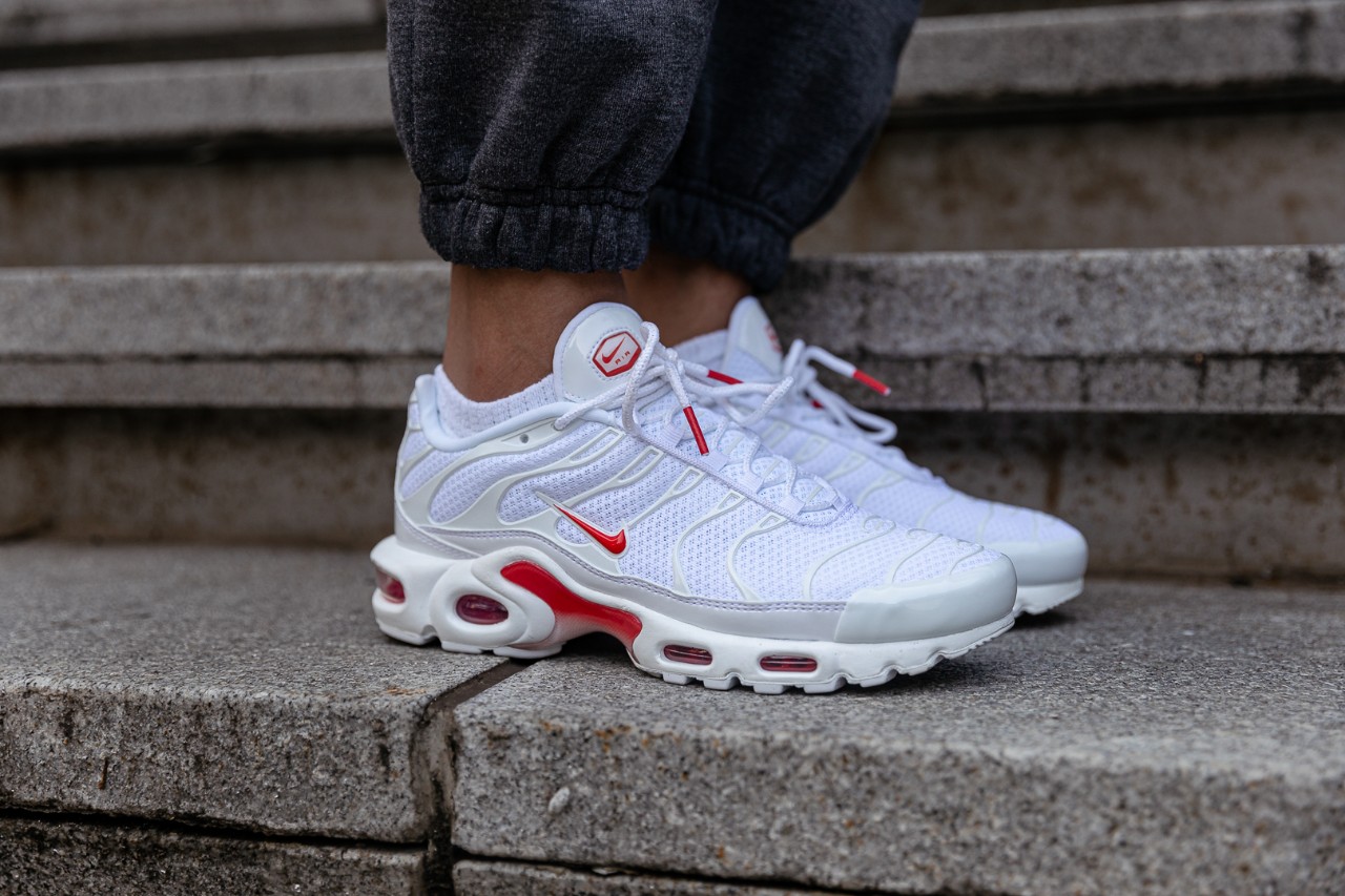 womens nike air max plus white