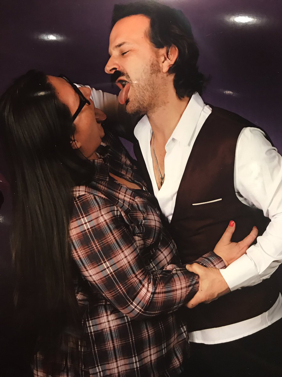 Not only  #ThankYouSupernatural for everything in previous tweet, but thank you to my faves for being actual good human beings that are genuinely fun to be around.