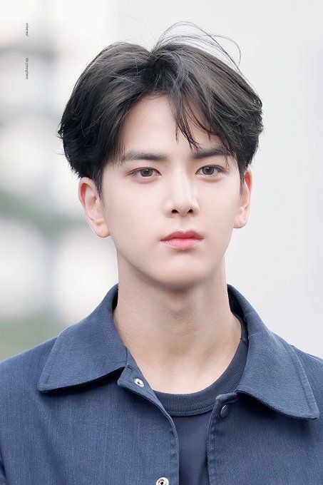 стрижка ким мён дэ. стрижки корейцев мужские. мингю из севентин 2022. O. корейские мужские прически популярные.