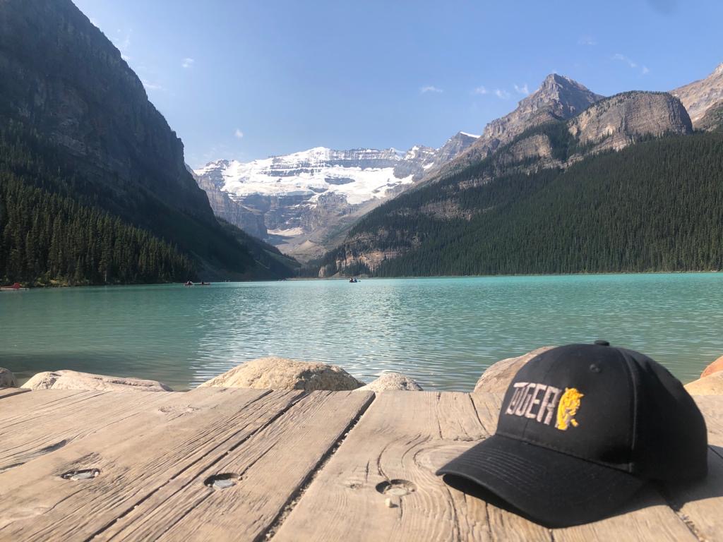 TygerGrp's tweet photo. Work and a view 😍
#TygerGroup #LakeLouise https://t.co/g7CzgovQ9q