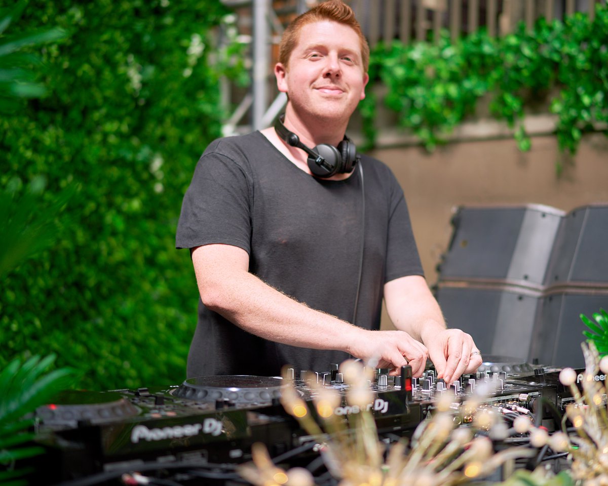 RealMusicEvents's tweet photo. A special type of Beat Brunch that @DJAndrewParsons is ready for! 😎🎶 He'll be playing alongside other local acts:
☀ Dante Falls
☀ Alec Michael
☀ Shep

#realmusicevents #keepaustinREAL #beatbrunch https://t.co/JCL1U9bLs5