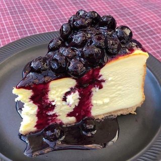 Currently at sweetie cafe! This blueberry cheesecake is really sweet and decadent! Gonna take a whole pan of this home for me and my sis to eat together uwu
