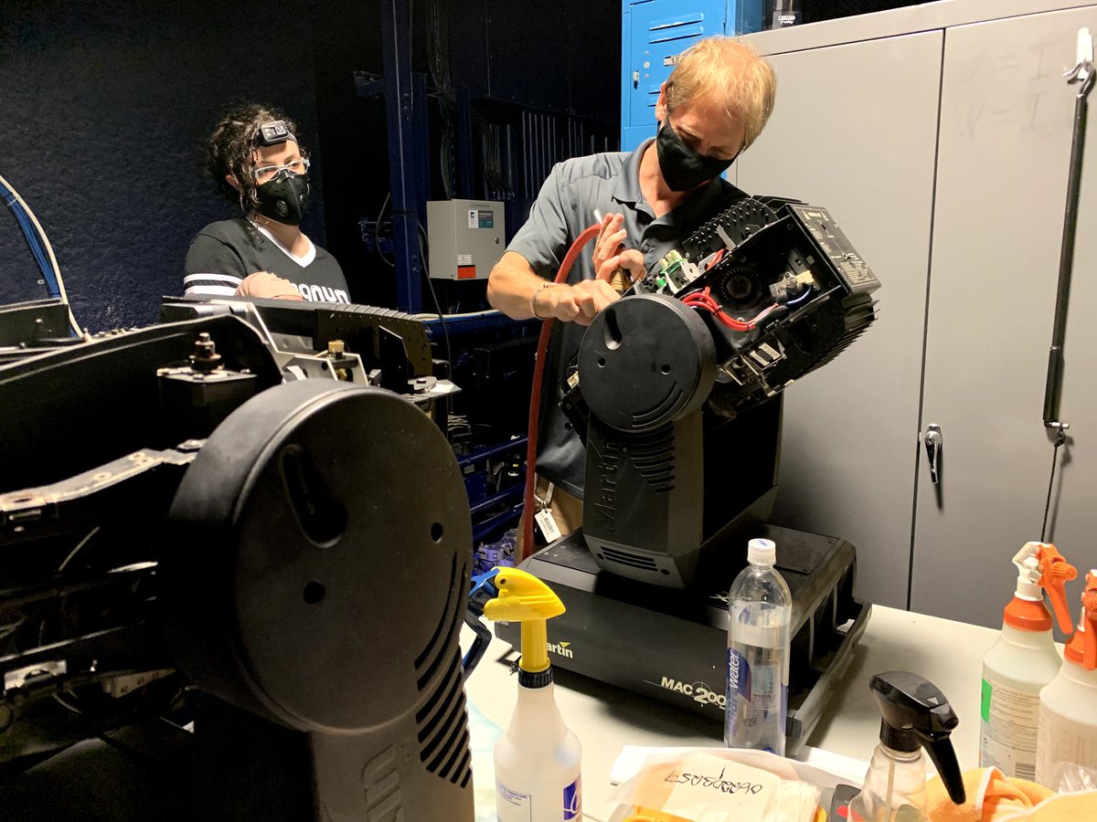magnumco's tweet photo. We made it back to @GeorgiaAquarium  for more preventative maintenance on the @Martin_Global  MAC 2K Washes we installed years ago. #georgiaaquarium #martinprofessional #lightinginstall https://t.co/7p7orJDsox