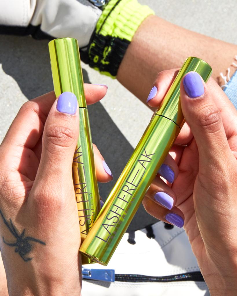UrbanDecay's tweet photo. Lash Freak Mascara is our latest FREAKY obsessionโฆonly for the boldest! Click the link to SHOP now: https://t.co/vipx9XKmTY ๐ #UrbanDecay #LashFreak #AllEyesOnYou #Mascara
๐ค Lifts and curls lashes
๐ Flakeproof AND Smudgeproof
๐ค 100% cruelty-free https://t.co/r5sjqiJfPr