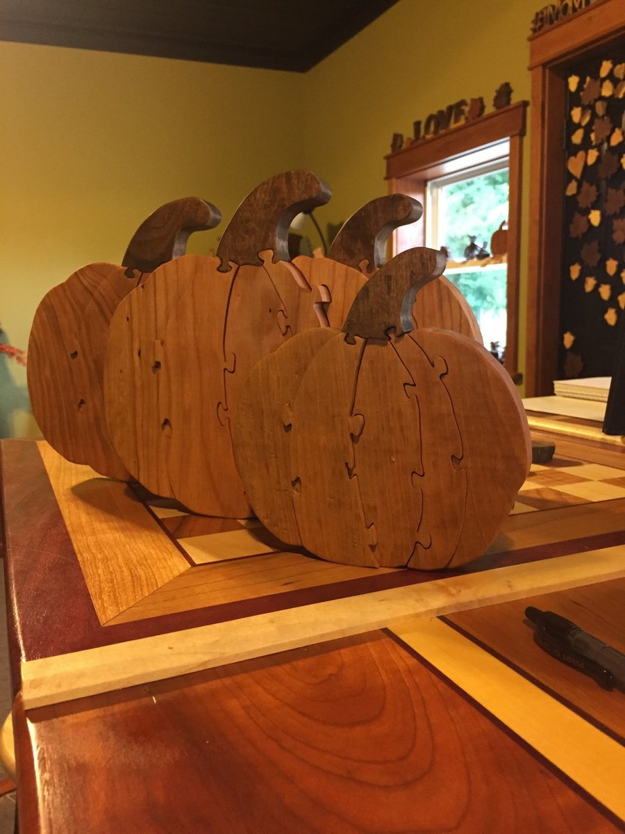 teaberry2011's tweet photo. Small Wooden Pumpkin Puzzle https://t.co/ndQobrWYPJ #Etsy #Teaberrywoodproducts #FallPumpkin https://t.co/zYDb12WPFL