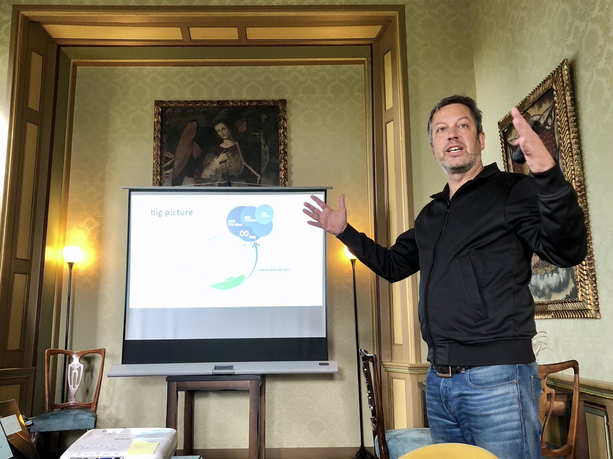 HannaLara's tweet photo. Wat is het toch fijn om samen te zijn - in één ruimte, met stiften en Flip-overs, weten jullie nog? Vandaag een belangrijke stap gezet richting Ruimte voor Biobased bouwen #biocirculairebouw #calltoaction #IEChallenge lees ook interview met Marco Vermeulen https://t.co/a5UD6Q76iG https://t.co/2fBuWWohN7