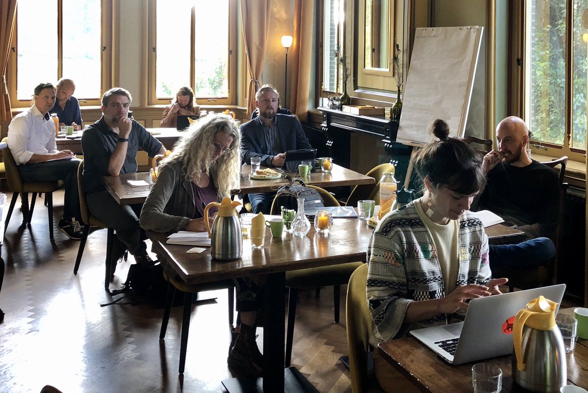 HannaLara's tweet photo. Wat is het toch fijn om samen te zijn - in één ruimte, met stiften en Flip-overs, weten jullie nog? Vandaag een belangrijke stap gezet richting Ruimte voor Biobased bouwen #biocirculairebouw #calltoaction #IEChallenge lees ook interview met Marco Vermeulen https://t.co/a5UD6Q76iG https://t.co/2fBuWWohN7