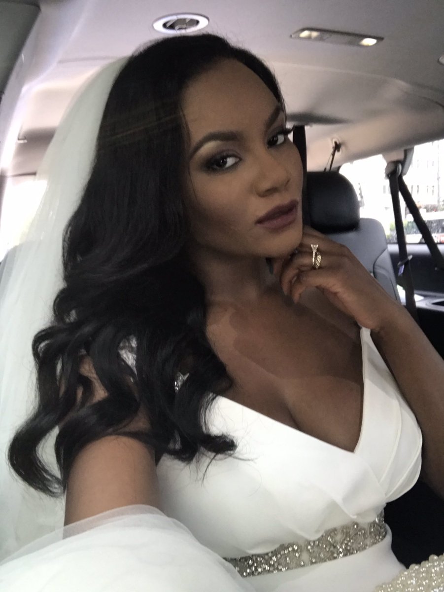 FeliciaBoltonTV's tweet photo. ✨✨🤵🏻👰🏾✨✨Our big wedding ceremony was canceled bc of Covid 19. These are some photos from my phone. Special thanks to @mrjaymanuel , @nigelbarker , @tyrabanks for teaching to #smize 💁🏽‍♀️ #bride #love #marriage #blackbride #covidbride #wedding #weddingdress #chicago #chicagobride https://t.co/IPEomDvAHW