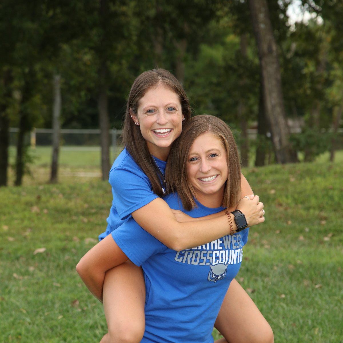 PecSports's tweet image. If you see these 2 sisters you better run....no really.....you better be running! @owlxc @Macycarbajo @KCarbajo
