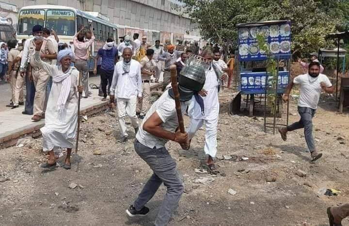 GovindDotasra's tweet photo. हरियाणा की भाजपा सरकार द्वारा पिपली में किसानों पर बर्बरता से लाठी चार्ज करने की घटना की जितनी निंदा की जाए कम है, अन्नदाता पर यह हमला खट्टर सरकार की नाकामयाबी का सबूत है। @INCIndia https://t.co/Yv1zYFttTa