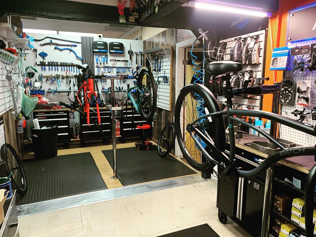 BatchBicycles's tweet image. Busy shop days = more people on bikes #bikes #batchbicycles #letsride 📸 : @letsridebicyclestore