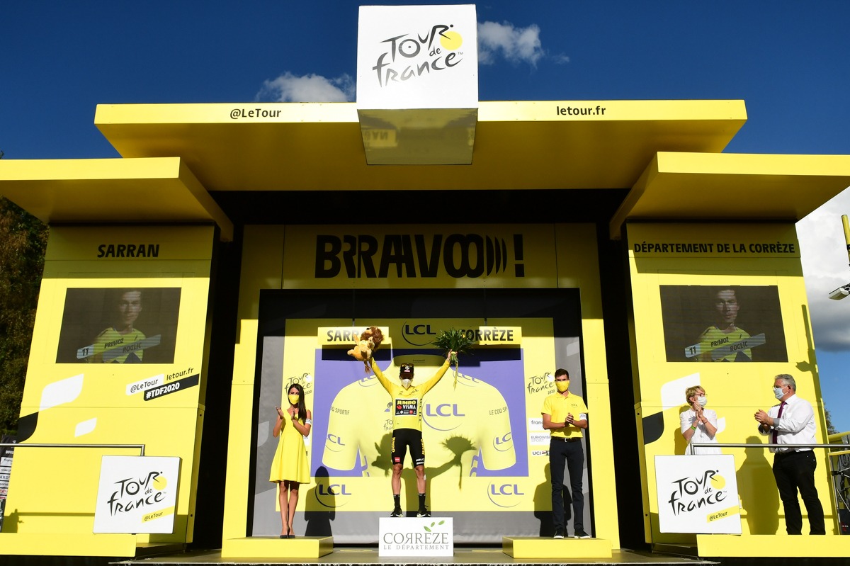 🔁 RT &amp; follow to win a Yellow Jersey signed by <a href="/rogla/">Primož Roglič</a> with <a href="/lecoqsportif/">le coq sportif</a> 💛

🔁 RT &amp; follow pour tenter de gagner un <a href="/MaillotjauneLCL/">Maillot Jaune LCL</a> signé par <a href="/rogla/">Primož Roglič</a> avec <a href="/lecoqsportif/">le coq sportif</a> 💛

#TDF2020