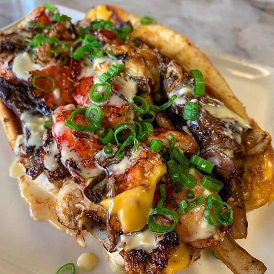 Mojojo_NY's tweet photo. A Surf N Turf Philly Cheesesteak
@kitchencrayCafe 😋🙌🏾 https://t.co/VFIb8qtOKT