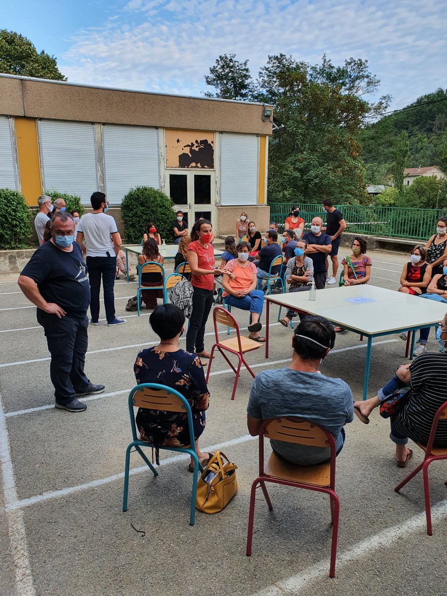 Rencontre parents professeurs classes de 6ème ; dialogue avec les équipes enseignantes très impliquées.