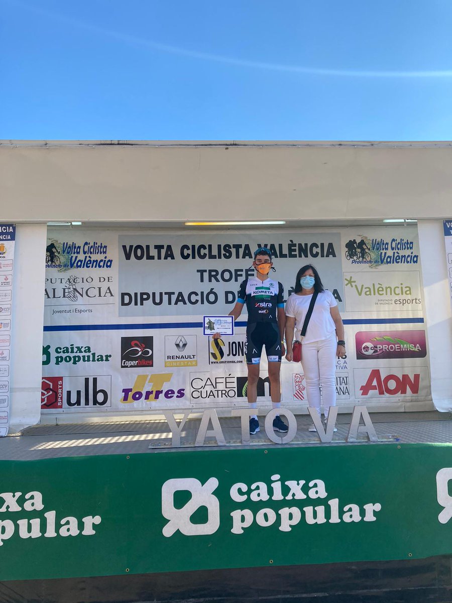 #VoltaValencia. Una foto de Álex Martín, ganador de esta primera etapa, en el podio de Yátova.
 #KometaXstraCyclingTeam #HonestFood