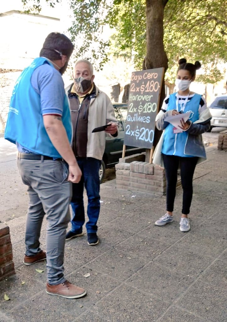 VazquezMarcosok's tweet photo. Hoy caminamos por #Alberdi #CpcColon @JuventudMuniCba @LogUrbanaSA junto a #EcoVoluntarios y @Victoriaflores
para concientizar e informar a los vecinos sobre la importancia de la separación y diferenciación de los residuos secos.
#Ecoaliados #JuntosTenemosFuturo @MuniCba https://t.co/YAEThRwWLz
