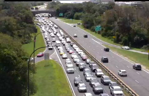 GregRice1010's tweet photo. The @1010WINS Jam Cam shows us a STANDSTILL in #NassauCounty on the NB #Meadowbrook at #SunriseHighway- Sunrise also a standstill both ways into the parkway. Northbound, think #WantaghParkway instead!
EB and WB, #MerrickRoad does better.
@WINSTRAFFICLI https://t.co/cV6A4VRom6