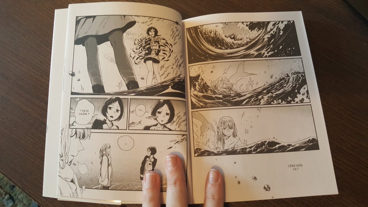 Discovered Yoru to Umi thru its french translation.
♡ characters get compared to a vampire & mermaid.
♡ INKING GOOD.
♡ water used to express emotion.
♡♡♡ It's GAY♡♡♡ 