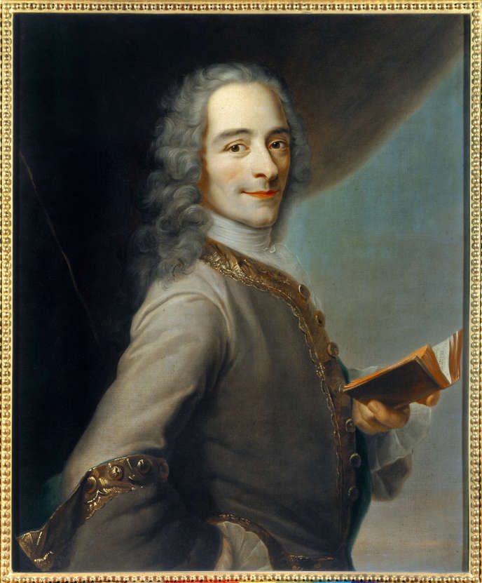 Beaucoup de grandes personnalités ont reconnus le titre de héros légendaire de Skenderbeg, La renommée de Skenderbeg dépasse les frontières de son pays. Voltaire pensait que l'Empire Byzantin aurait prospéré si l’Empire était dirigé par Skenderbeg