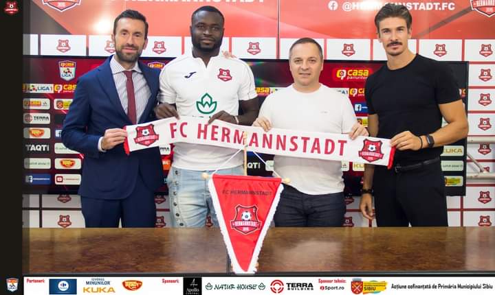 FCH78233787's tweet photo. #transfers #footballvibes #news #BrightAddae #FCH https://t.co/xGQQPl8JBW