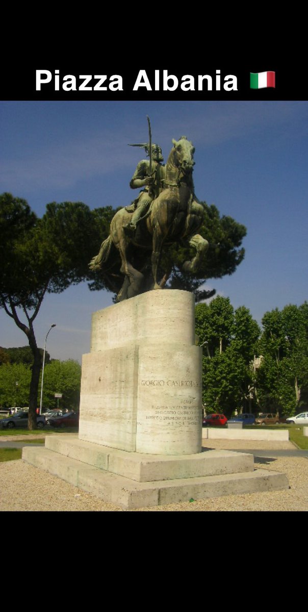 à Genève en Suisse au Siège de l’OMC une statue lui est consacré, mais on peut également trouver des bustes du héros Albanie à Rome, à Londres, à Bruxelles, en Europe ainsi que naturellement en Albanie au Kosovo et en Macédoine du Nord.