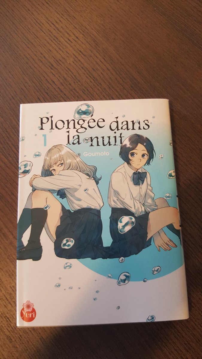 Discovered Yoru to Umi thru its french translation.
♡ characters get compared to a vampire & mermaid.
♡ INKING GOOD.
♡ water used to express emotion.
♡♡♡ It's GAY♡♡♡ 