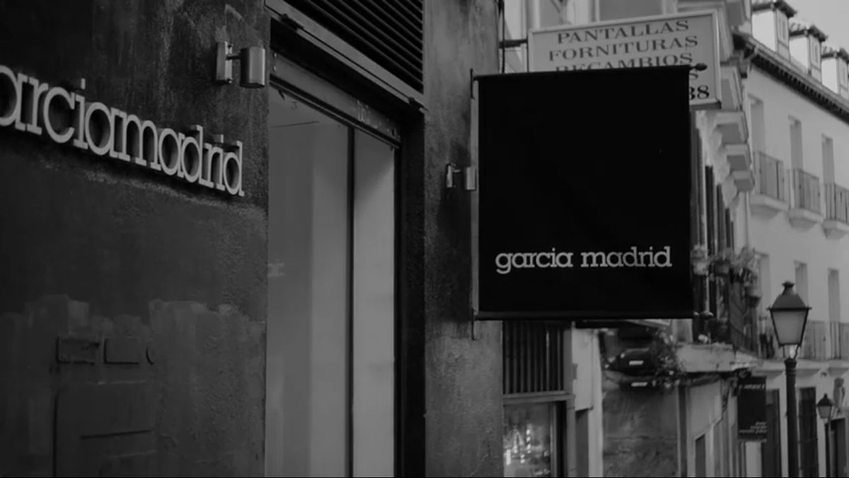 APasarelas's tweet photo. "El slow fashion no es una corriente es una realidad."con esta premisa el director creativo de la firma @garciamadrid, aporta al slow Fashion humanidad, calidad y calidez, a través de sus trajes.

Descubre más aqui: https://t.co/9JjGpDJHcP

#ArteyPasarelas @CreadoresACME https://t.co/IR5h7GDu5f