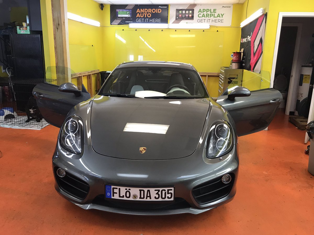 TonyMobileAudio's tweet image. Let’s start the day off right! Porsche getting that XPEL XR Black Ceramic 88% heat rejection! #tonysautosalon #novehiclesleftbehind #xpelxrblack #ceramictint tonysautosalon.com
