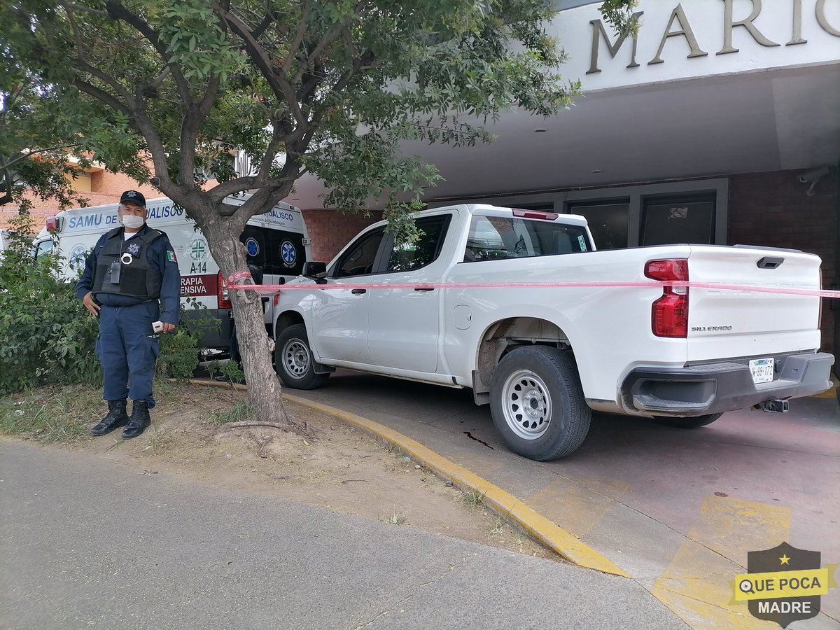 QuePocaMadre_Mx's tweet photo. De nuestro inbox
Un trabajador de la CFE murió tras sufrir un accidente en una compuerta de la planta hidroeléctrica instalada en la Barranca de Huetitán, en zona de #Colimilla, #Jalisco, tras la tardanza de una ambulancia, sus compañeros lo llevaron a la Cruz Verde Planetario. https://t.co/08sv6DcA9I