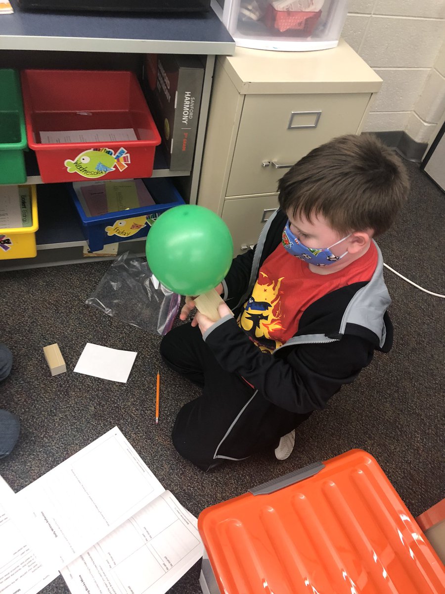Sulzman3rdGrade's tweet photo. We got to put our #scientistskills to the test today with #amplifyscience #balancingforces @sandoztigers https://t.co/wAc59Azsu3