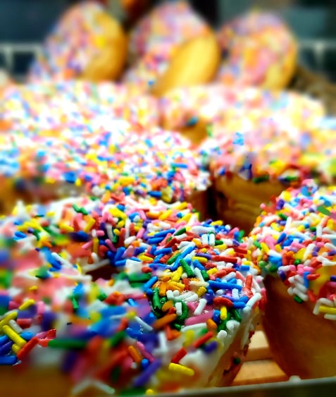 CoffeeTimeCAN's tweet photo. Sprinkle some happiness on your Thursday with Coffee Time π© #CoffeeTime #Thursdays #Donuts #Sprinkles #DonutsNearMe #CoffeeNearMe #Delicious https://t.co/yVCe8E73k0