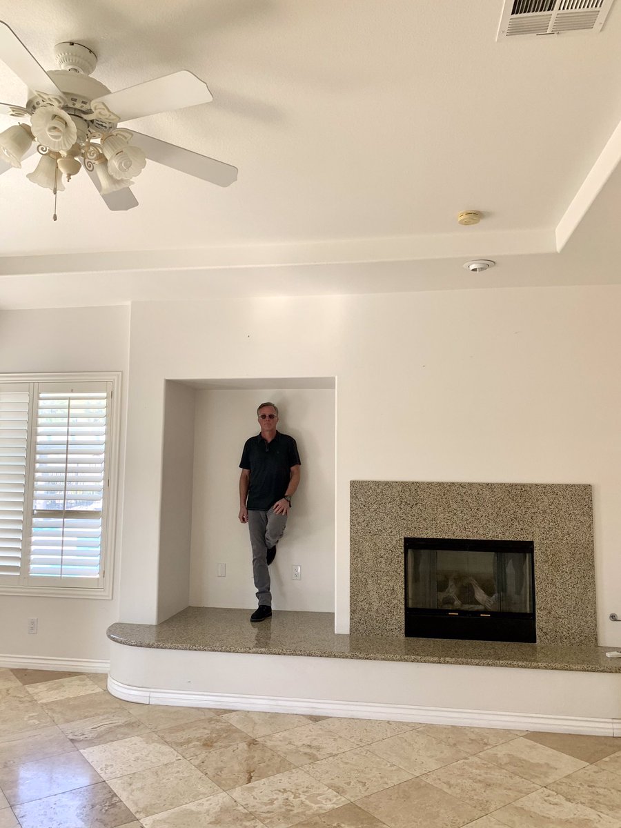 Scott_Yancey's tweet image. BiG Transformation Thursday‼️
Before &amp;amp; After pics of my latest renovation
staged by👉 @intuitivesolutionshomestaging 
#renovation #remodel #realestate #golf #vegas #lasvegas #pool #entrepreneur #homestaging #stagingvegas #flippingvegas #flip #beautiful #bellavistawindowsanddoors
