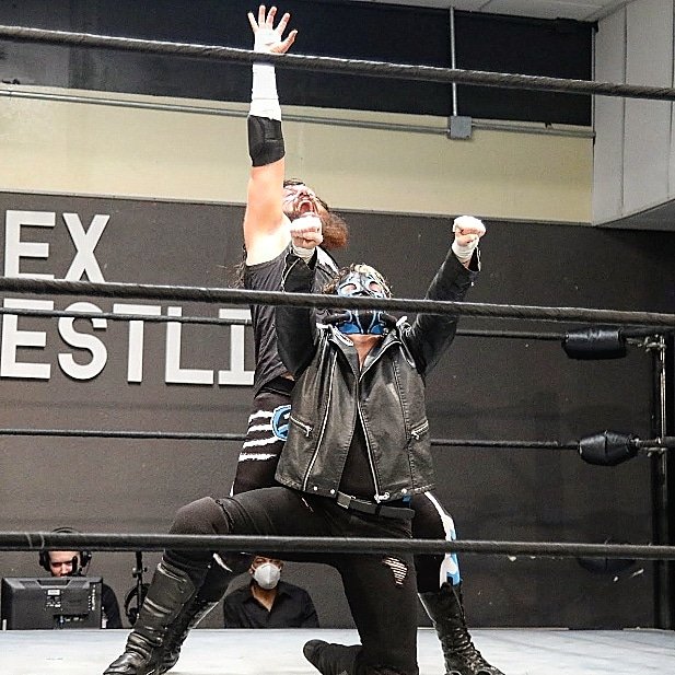 DimitriKillBear's tweet photo. Pen Palz!
@Kaiabustah and myself.
Alive and well!
Book us to fight all your tag teams
#TAGTEAMMOVE
#palzforever
#PenPalz https://t.co/f7cGdC5dL3
