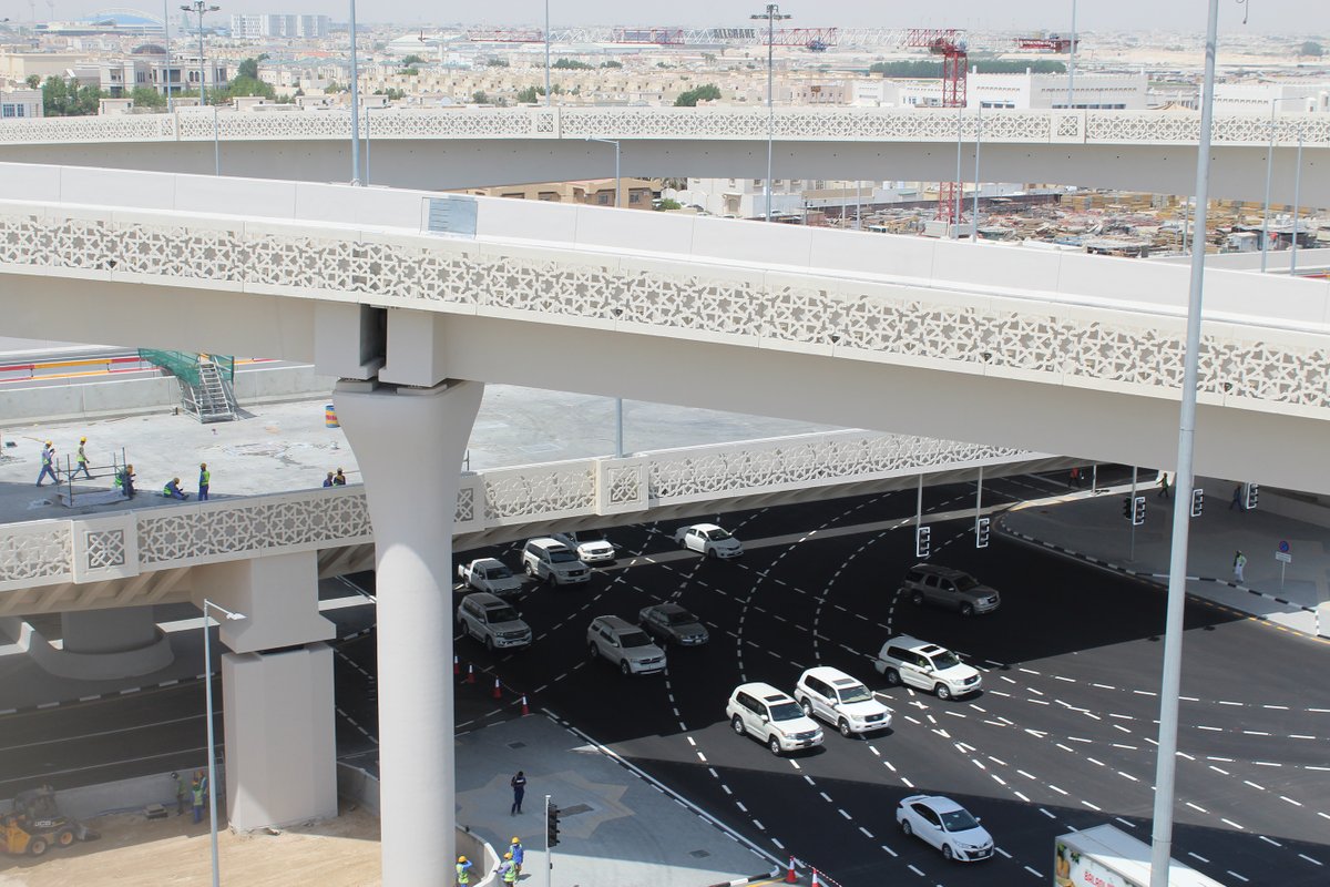 #قطر | معالي الشيخ خالد بن خليفة بن عبدالعزيز آل ثاني رئيس مجلس الوزراء ووزير الداخلية، يتفقد مشروع محور #صباح_الأحمد، الذي ستفتتح مرحلته الأولى قريباً . #الدوحة