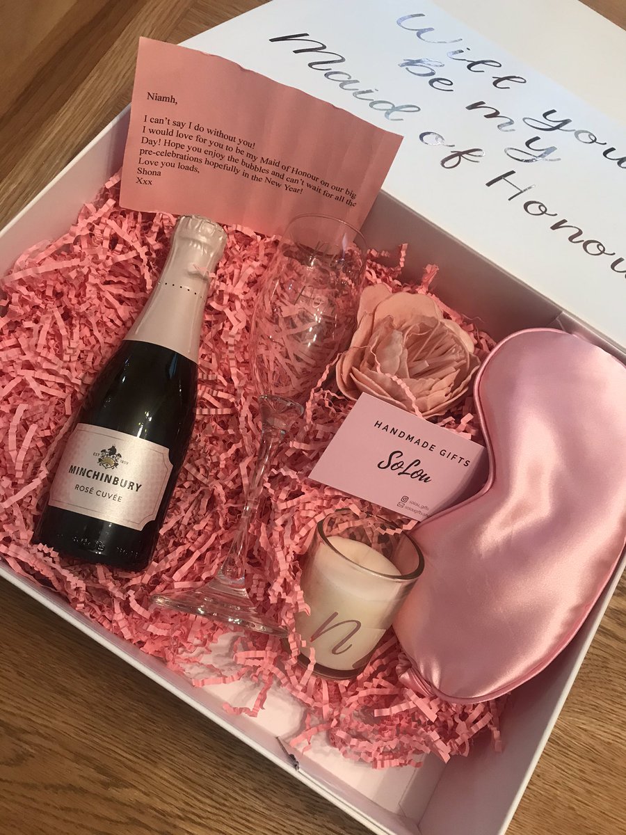 MsNiamhBrady's tweet photo. Came home to this beautiful gift from my sister. Absolutely blown away by it! Then to be told it was created by same sister &amp; she’s set up her own business 🥰 So proud! https://t.co/iTktodK6U1 Insta: @solou_gifts #ProposalBoxes #PersonalisedGifts #weddings https://t.co/20iwIIAXs9