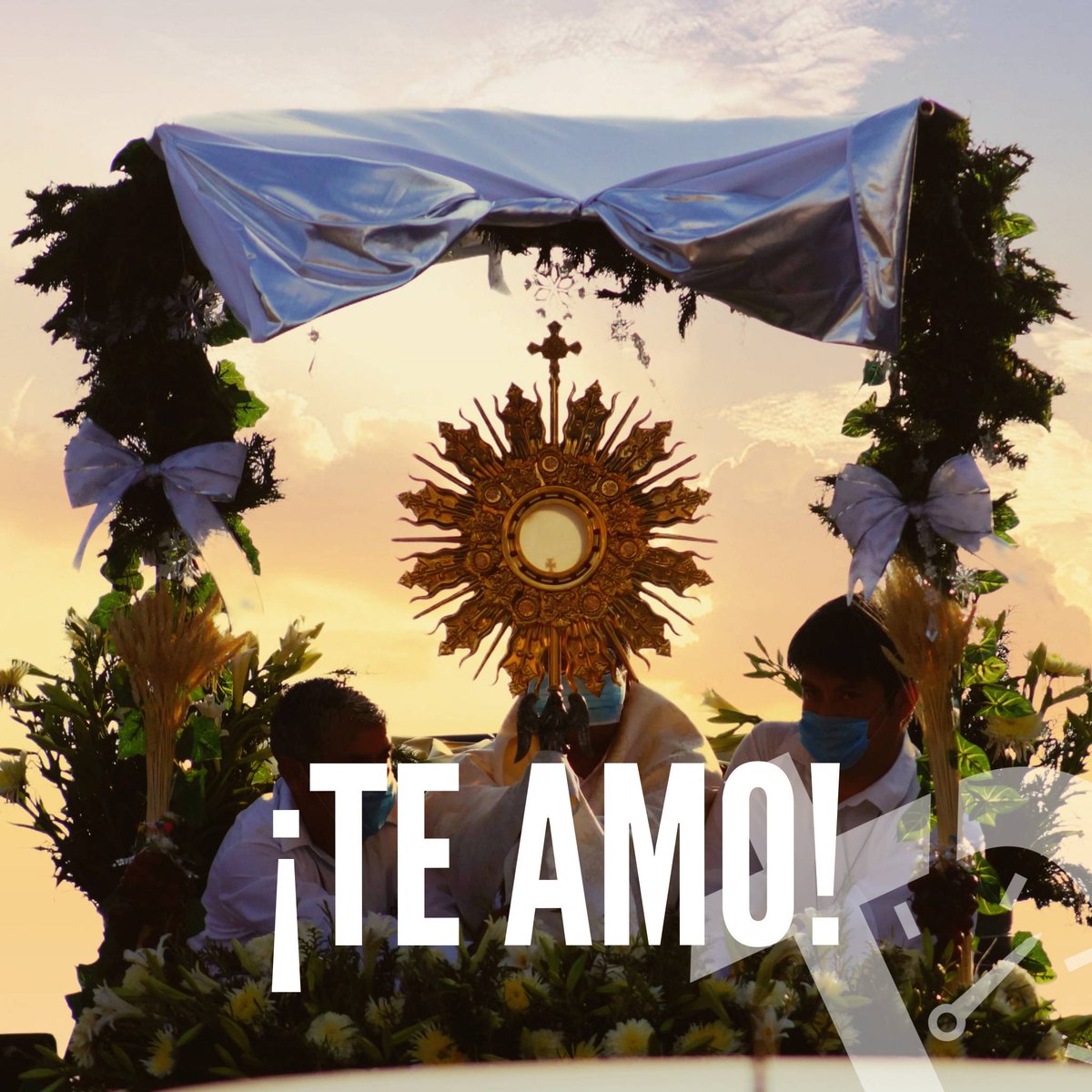 dale1minuto's tweet photo. ♥️🔥 ¡TE AMO, TE AMO, TE AMO! Mil veces te lo diría, y quisiera decírtelo más, JESÚS que hoy no deje de ir a visitarte en el Sacramento del Altar ⛪
¡Él te está esperando!
• • •
¡RECUERDA REZAR EL #ÁNGELUS!
#Santísimo #Jueves #Iglesia https://t.co/x49csqjrdq