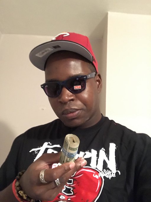 You can reach in my pocket and pull out a mother f**king knot Jmoney on deck getting that 💰💰💰💰💰💰💰💰 https://t