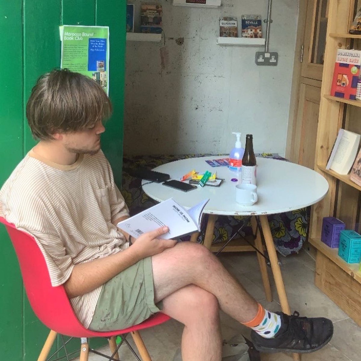 Tonight Adam Gilleard plays an acoustic set at our shop! Excited to hear some live music and have some #covidsafe gig atmosphere going on again. Free and open till 11pm so come along to hear some good music and enjoy our local craft beer #gig #livemusic #smallvenue #acoustic