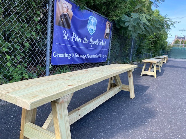 EASCarpenters's tweet photo. Shout out to #EASCarpenters retired members from Local 158 for their assistance with providing benches to St Peter the Apostle School in #Philly.
These students had no benches to sit on during lunch. Thank you to all of the members involved!
#CommunityCarpenter #UnionStrong https://t.co/CLpFjGk90q