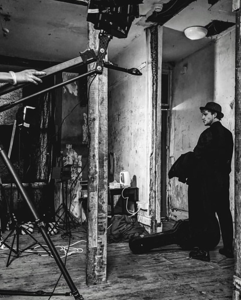 TomGCUpdate's tweet photo. tomglynncarney: @sleepwalkinganimals 
Shooting ‘Aengus’ Fool’. 

Released soon. 

Dir. @graeclarke 

#aengusfool #sleepwalkinganimals 
#musicvideos #safehouse https://t.co/m0t6WFgK4o