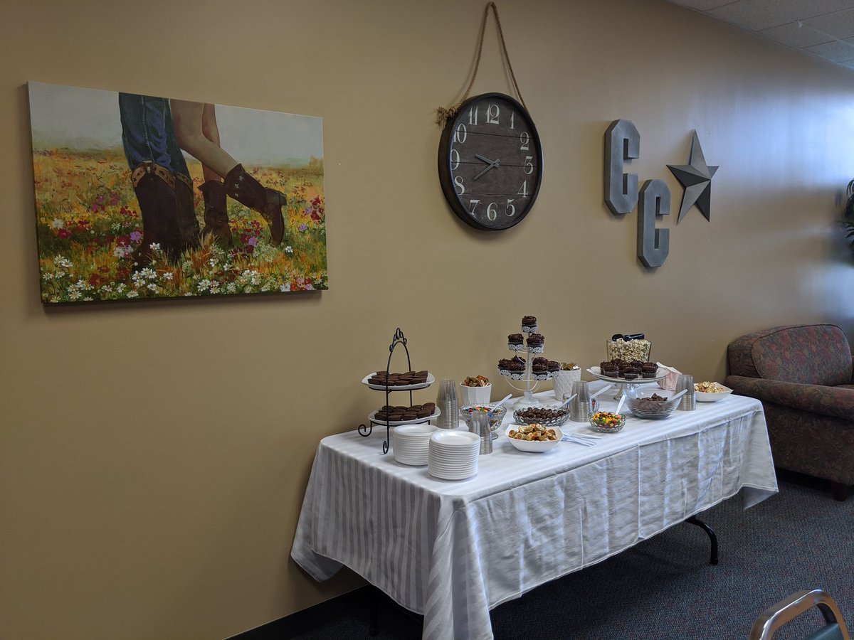 mrsherrera_3's tweet photo. "Life happens, chocolate helps." 

Thank you @CooperElem for the treats! #springisd https://t.co/9zF1qwLCO6
